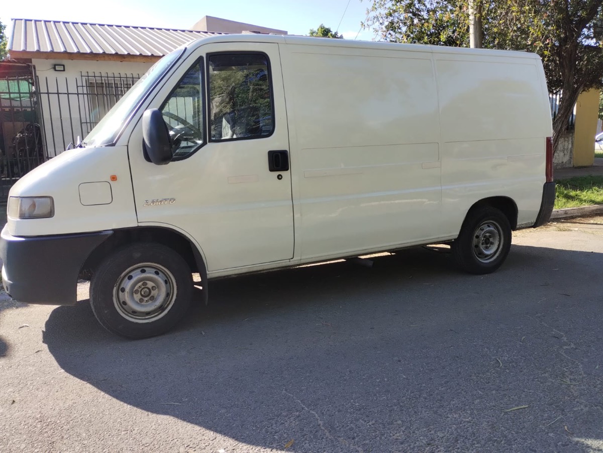 Fiat Ducato furgón - Logística Torito
